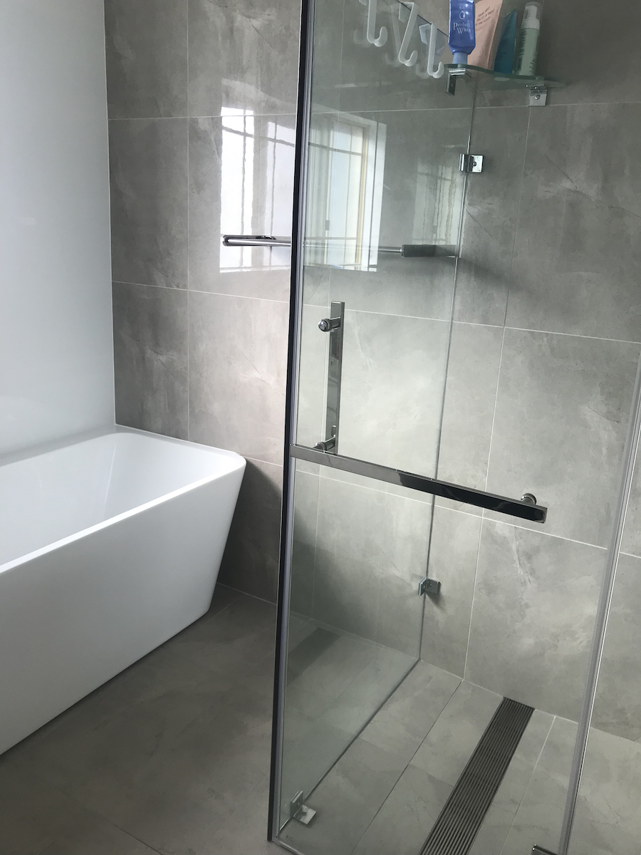 Bath tub corner (after)